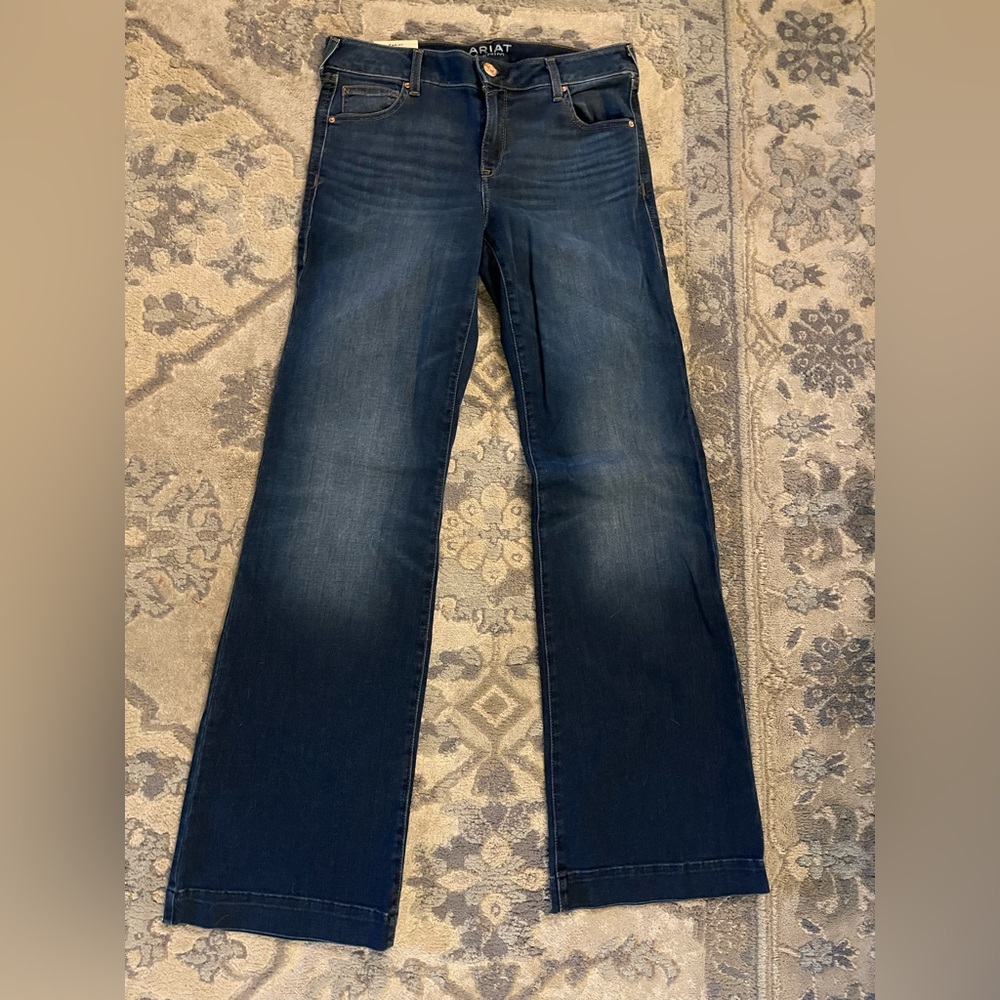 Ariat 31L jeans